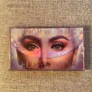 Huda Beauty Mercury Retrograde Eyeshadow Palette